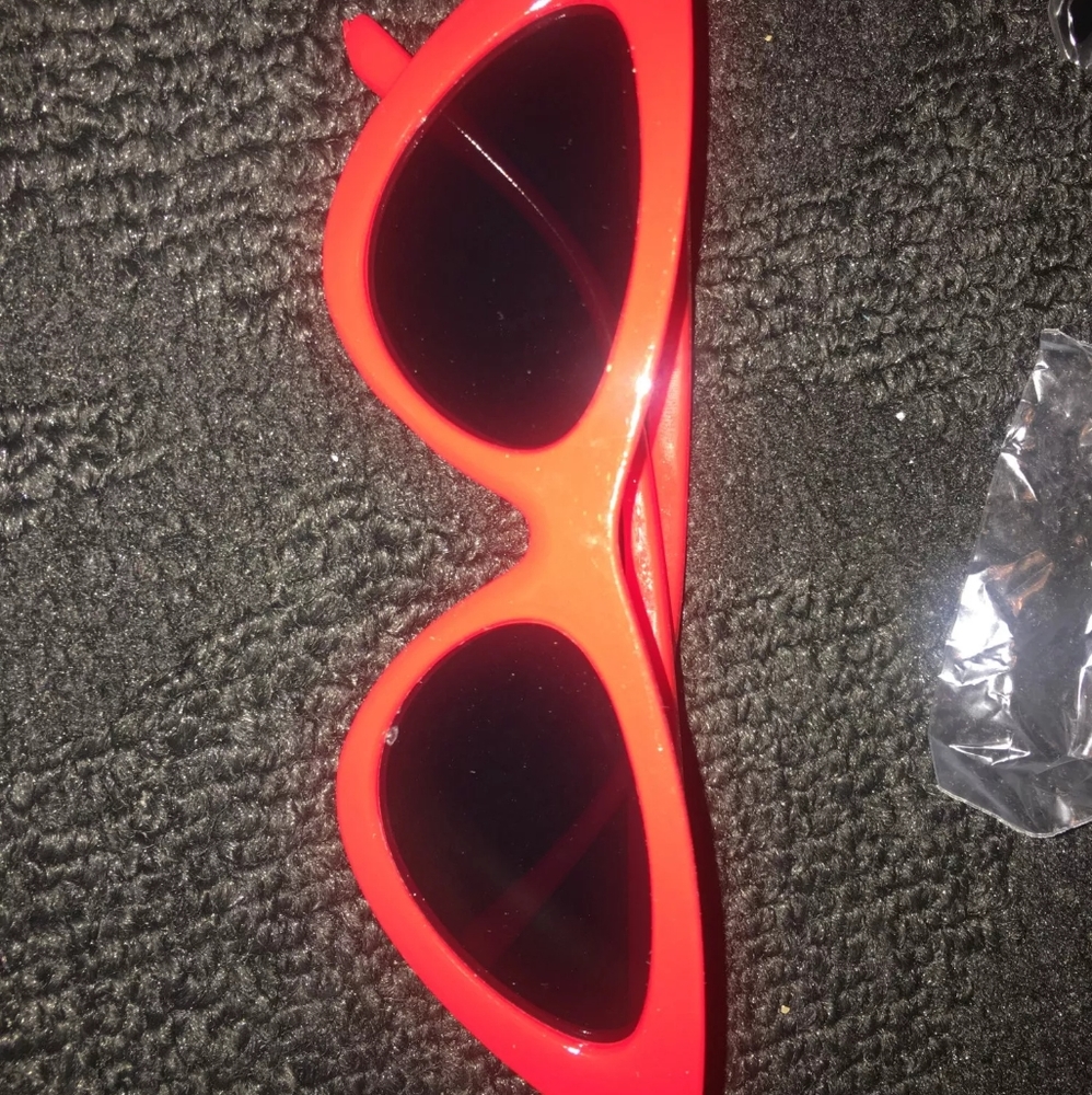 ❤Cat Eye Sunglasses❤ - Picture 7 of 9